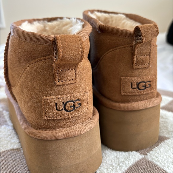 Platform UGGS - Picture 2 of 2